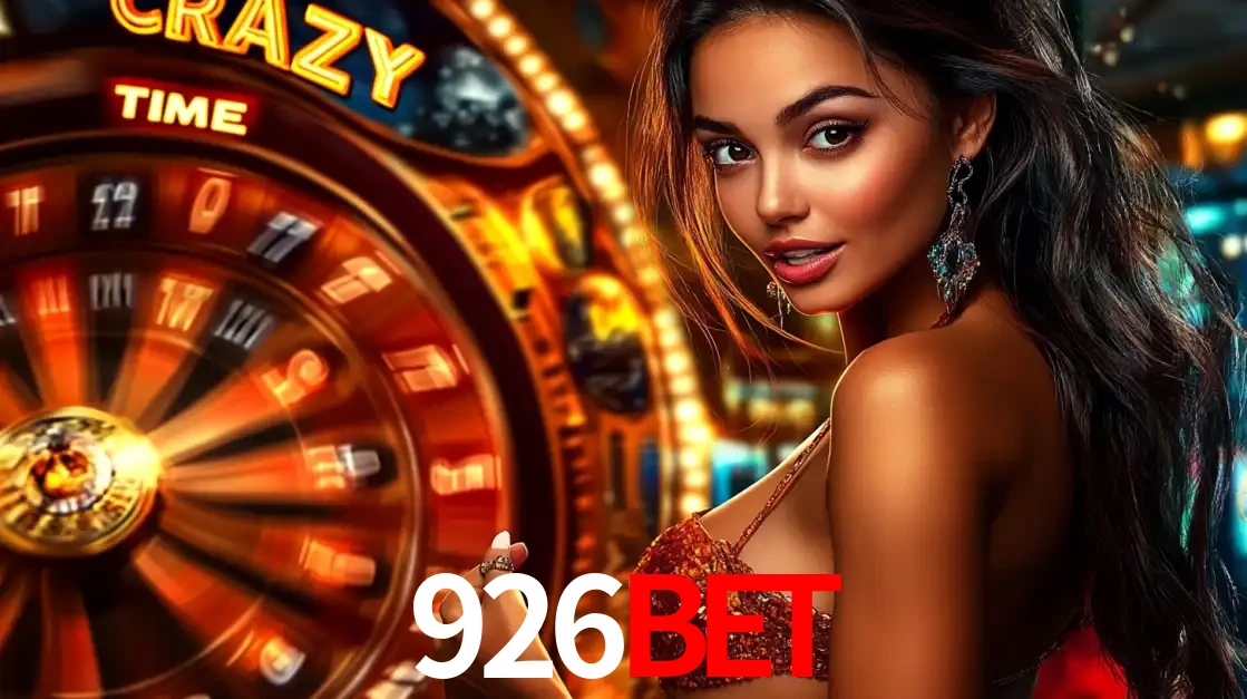 Mulher ao lado da roda de prêmios do jogo de cassino ao vivo Crazy Time, um dos shows de jogos mais emocionantes oferecidos pela plataforma de apostas 926bet.
